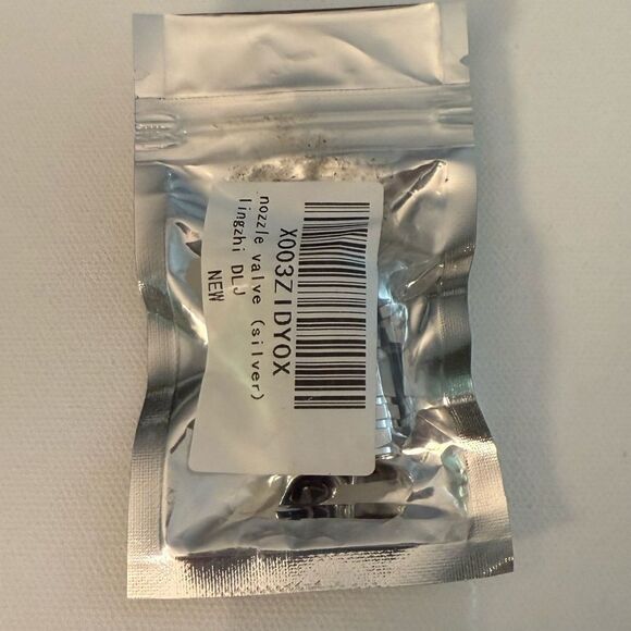 Lexus Valve Stem Caps in Silver Set of 4 NWT - Picture 4 of 4